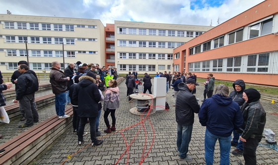 Mistrovství světa v mikrotrubičkování 2023, tým OFA, zafukování kabelů pomocí zafukovacího stroje FREMCO EasyFlow SMART..